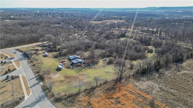 3744 S 48th Street, Springdale, AR 72762