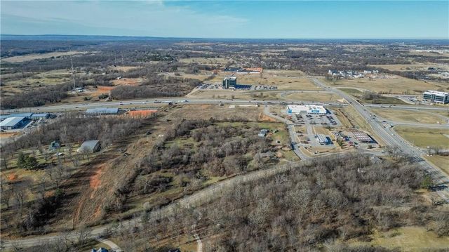 3744 S 48th Street, Springdale, AR 72762