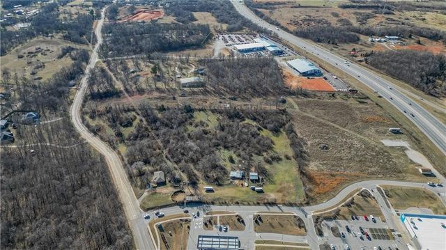 3744 S 48th Street, Springdale, AR 72762