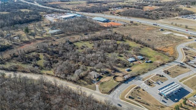 3744 S 48th Street, Springdale, AR 72762