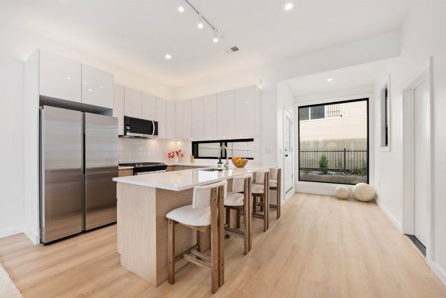 416 8TH ST, Union City, NJ 07087