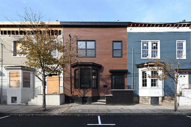 416 8TH ST, Union City, NJ 07087