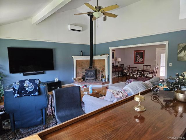 25 Lenape Road, Newburgh, NY 12550