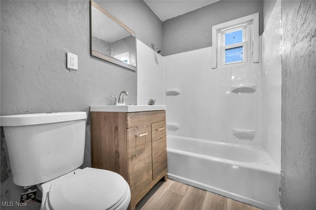 422 E 222nd street 2, Euclid, OH 44123