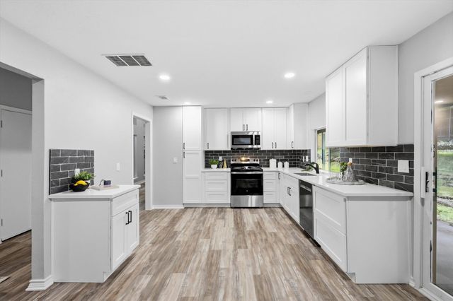 413 Rochelle Boulevard, Irving, TX 75062