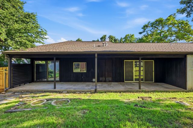 413 Rochelle Boulevard, Irving, TX 75062