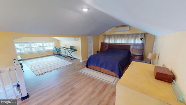 309 COLONIAL AVE, West Deptford, NJ 08096