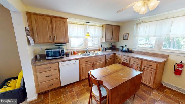 309 COLONIAL AVE, West Deptford, NJ 08096
