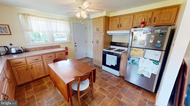 309 COLONIAL AVE, West Deptford, NJ 08096