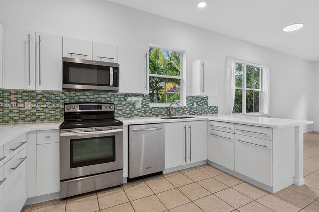 786 Nandina Drive, Weston, FL 33327