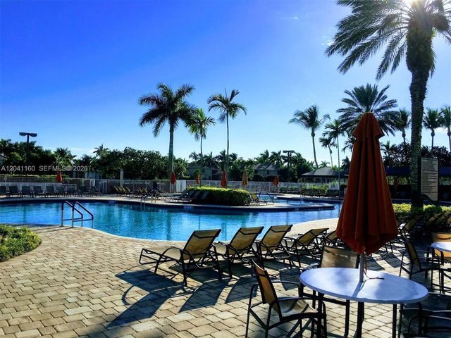 786 Nandina Drive, Weston, FL 33327