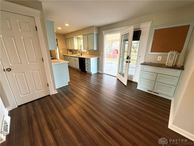 6189 Lesourdsville West Chester Road, Liberty Twp, OH 45011