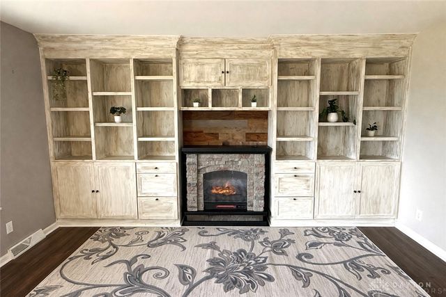 6189 Lesourdsville West Chester Road, Liberty Twp, OH 45011