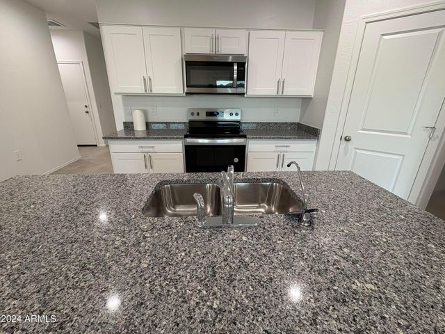 1575 E Lardner Drive, Casa Grande, AZ 85122