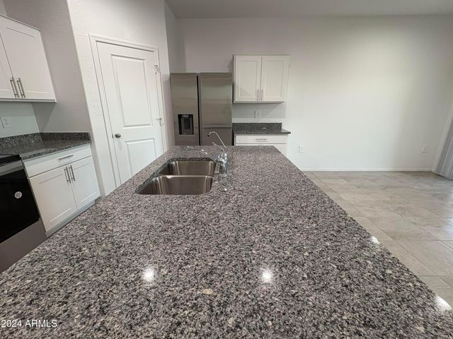 1575 E Lardner Drive, Casa Grande, AZ 85122