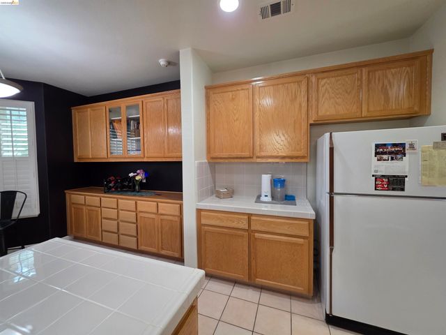 2607 Glow Rd, Riverbank, CA 95367