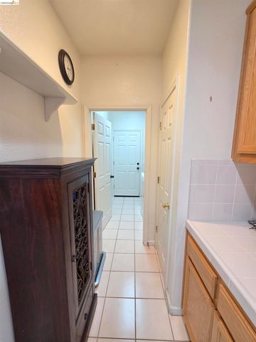 2607 Glow Rd, Riverbank, CA 95367