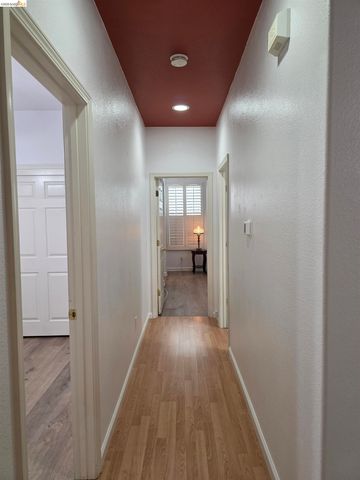 2607 Glow Rd, Riverbank, CA 95367