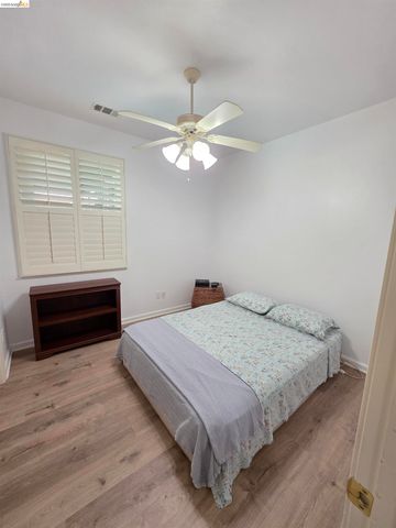 2607 Glow Rd, Riverbank, CA 95367