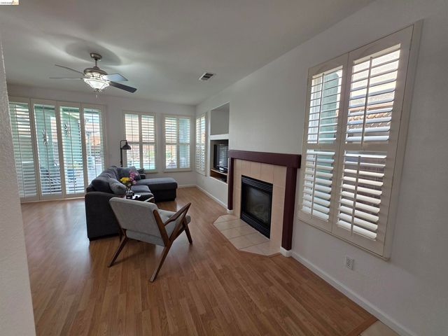 2607 Glow Rd, Riverbank, CA 95367