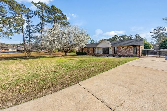 3814 Brookwood Circle, Phenix City, AL 36867