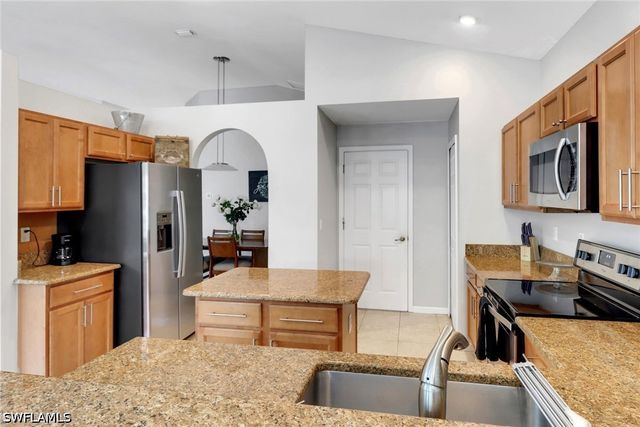 6773 Southern Oak CT, Naples, FL 34109