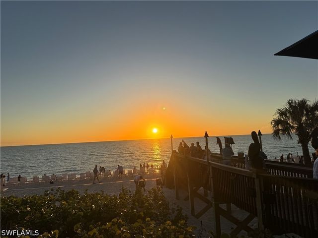 6773 Southern Oak CT, Naples, FL 34109