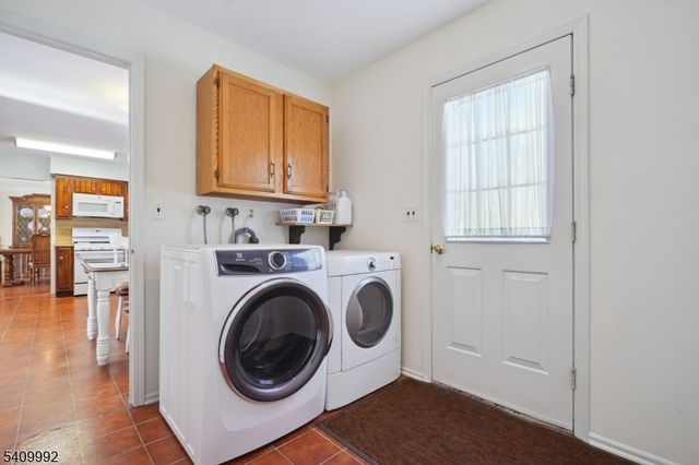 15 Fleming Court, Washington Twp., NJ 07853