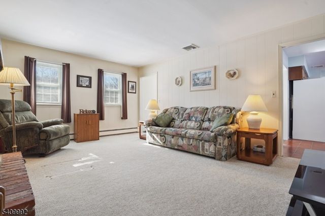 15 Fleming Court, Washington Twp., NJ 07853