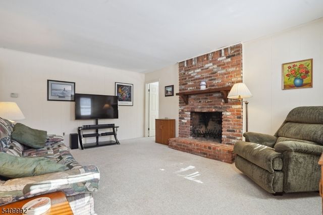 15 Fleming Court, Washington Twp., NJ 07853