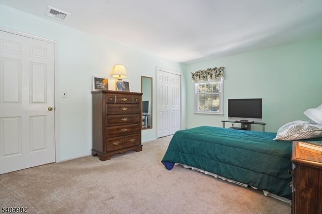 15 Fleming Court, Washington Twp., NJ 07853