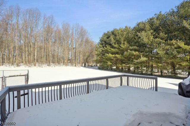 15 Fleming Court, Washington Twp., NJ 07853