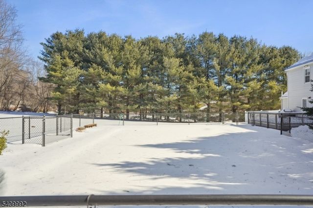 15 Fleming Court, Washington Twp., NJ 07853