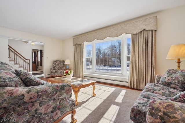 15 Fleming Court, Washington Twp., NJ 07853