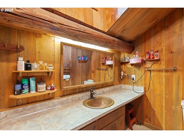 37480 S SAWTELL Rd, Molalla, OR 97038