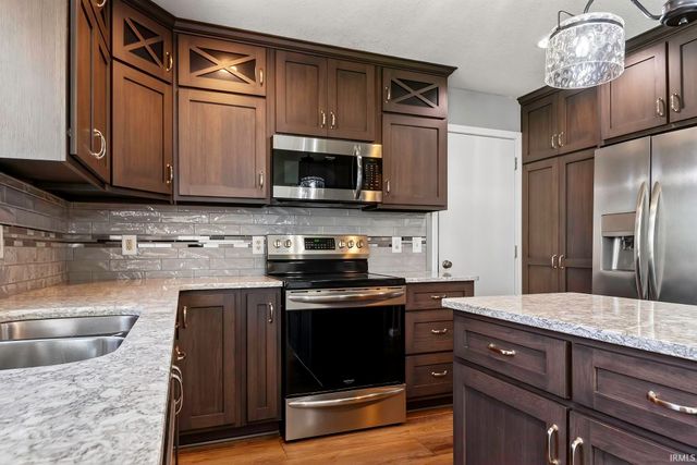 1003 Woodcreek Drive, Ossian, IN 46777