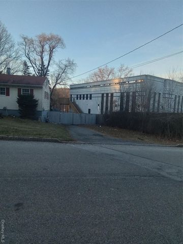 4 Duelk Avenue, Monroe, NY 10950