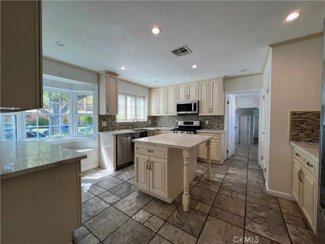 15483 Dickens Street, Sherman Oaks, CA 91403