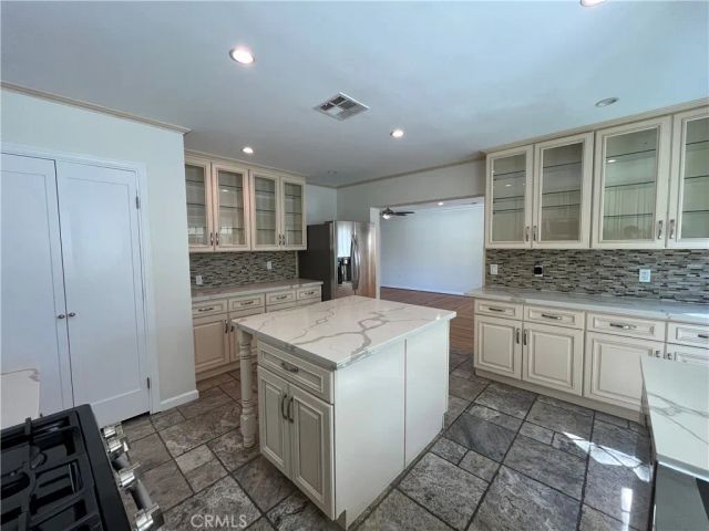 15483 Dickens Street, Sherman Oaks, CA 91403