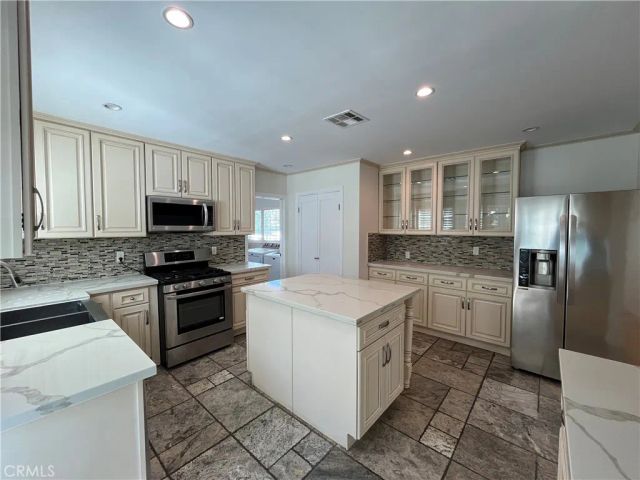 15483 Dickens Street, Sherman Oaks, CA 91403