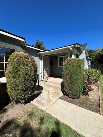 15483 Dickens Street, Sherman Oaks, CA 91403