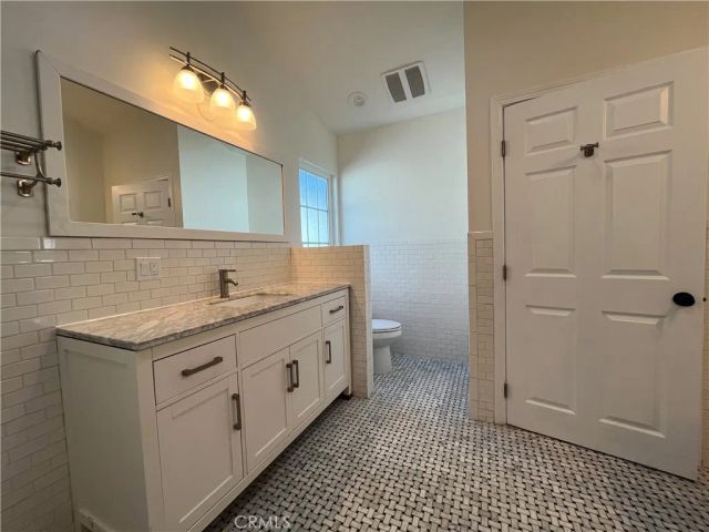 15483 Dickens Street, Sherman Oaks, CA 91403