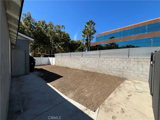 15483 Dickens Street, Sherman Oaks, CA 91403