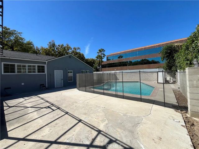 15483 Dickens Street, Sherman Oaks, CA 91403