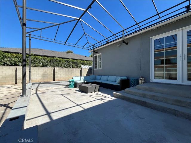 15483 Dickens Street, Sherman Oaks, CA 91403