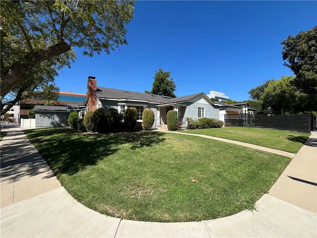 15483 Dickens Street, Sherman Oaks, CA 91403