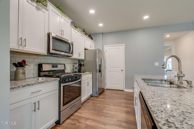 6854 Wildlife Circle, Piney Flats, TN 37686
