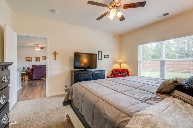 6854 Wildlife Circle, Piney Flats, TN 37686