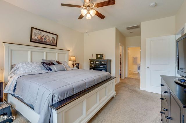 6854 Wildlife Circle, Piney Flats, TN 37686