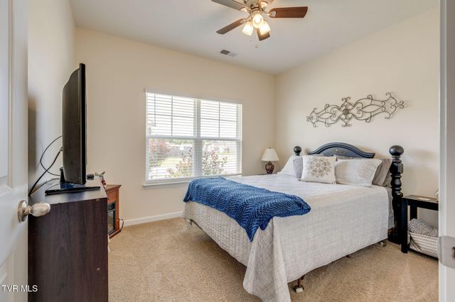 6854 Wildlife Circle, Piney Flats, TN 37686